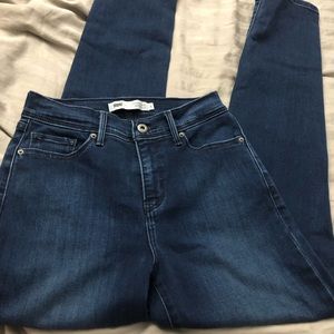 Levi’s 512 Skinny Leg perfectly slimming jeans